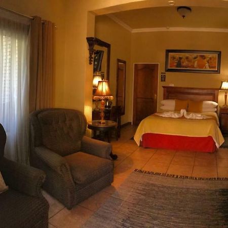 Le Cozmo Guesthouse Johannesburg Luaran gambar