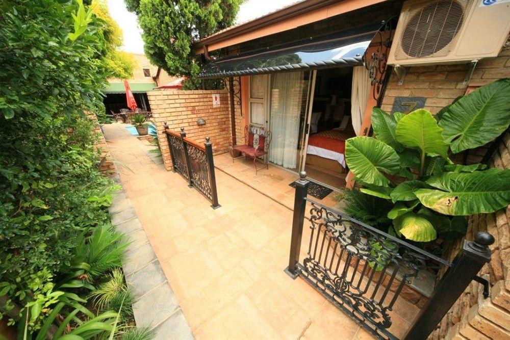Le Cozmo Guesthouse Johannesburg Luaran gambar