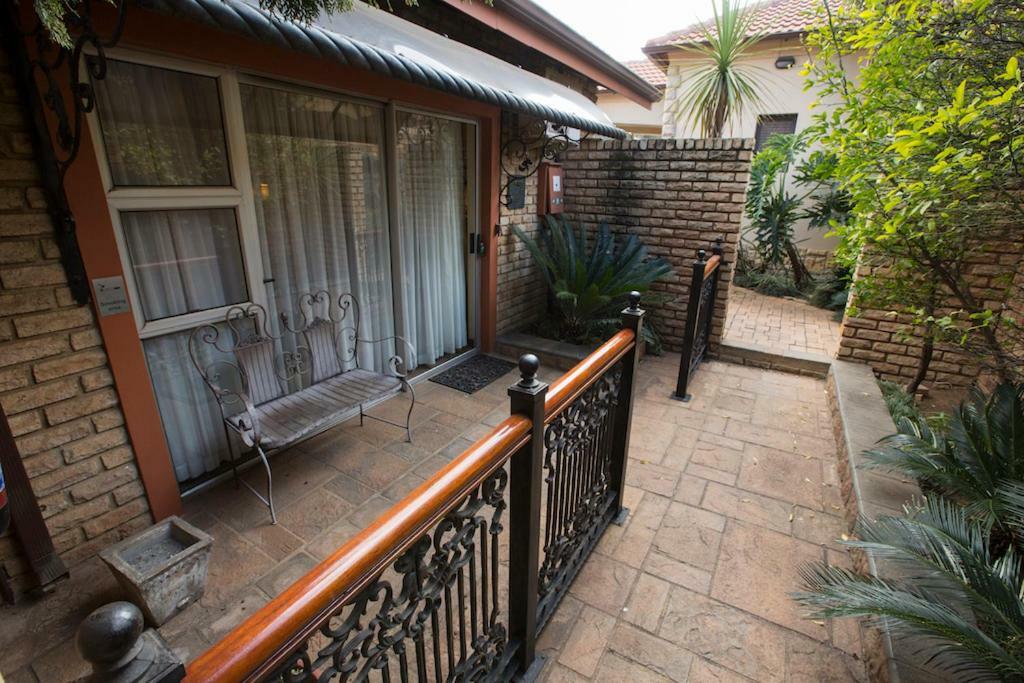 Le Cozmo Guesthouse Johannesburg Luaran gambar